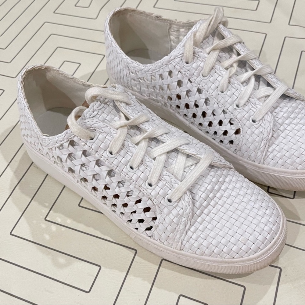 Marc Fisher White Basket Weave Women’s Sneakers. Sz 9.5